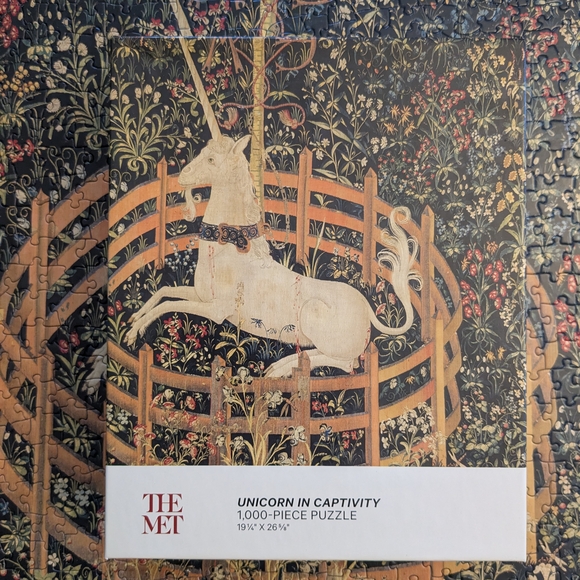 The Met - 1000 Piece Unicorn in Captivity Puzzle - Picture 1 of 9